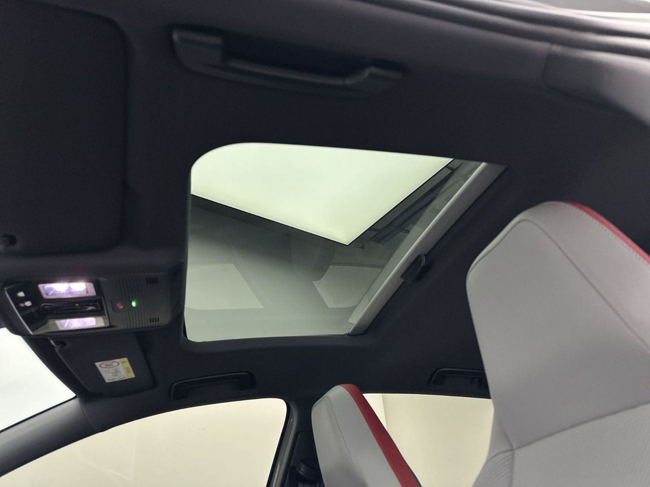 Volkswagen Golf GTI Premium Leather Seats 2L | 22,000 AED SAVINGS from New Car | 265 HP | GCC Specs