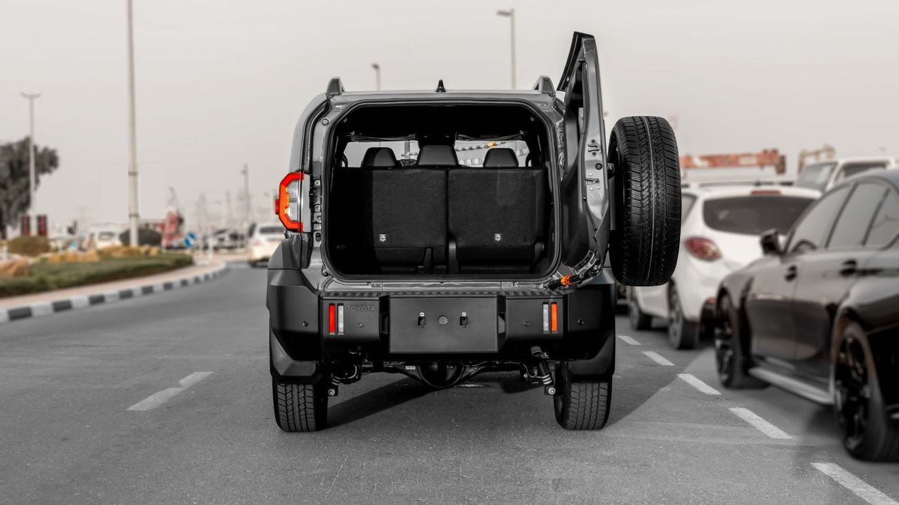 Toyota Land Cruiser Fj GXR 2027 Toyota Land Cruiser FJ 2.7L AT Petrol (Gray-Black)