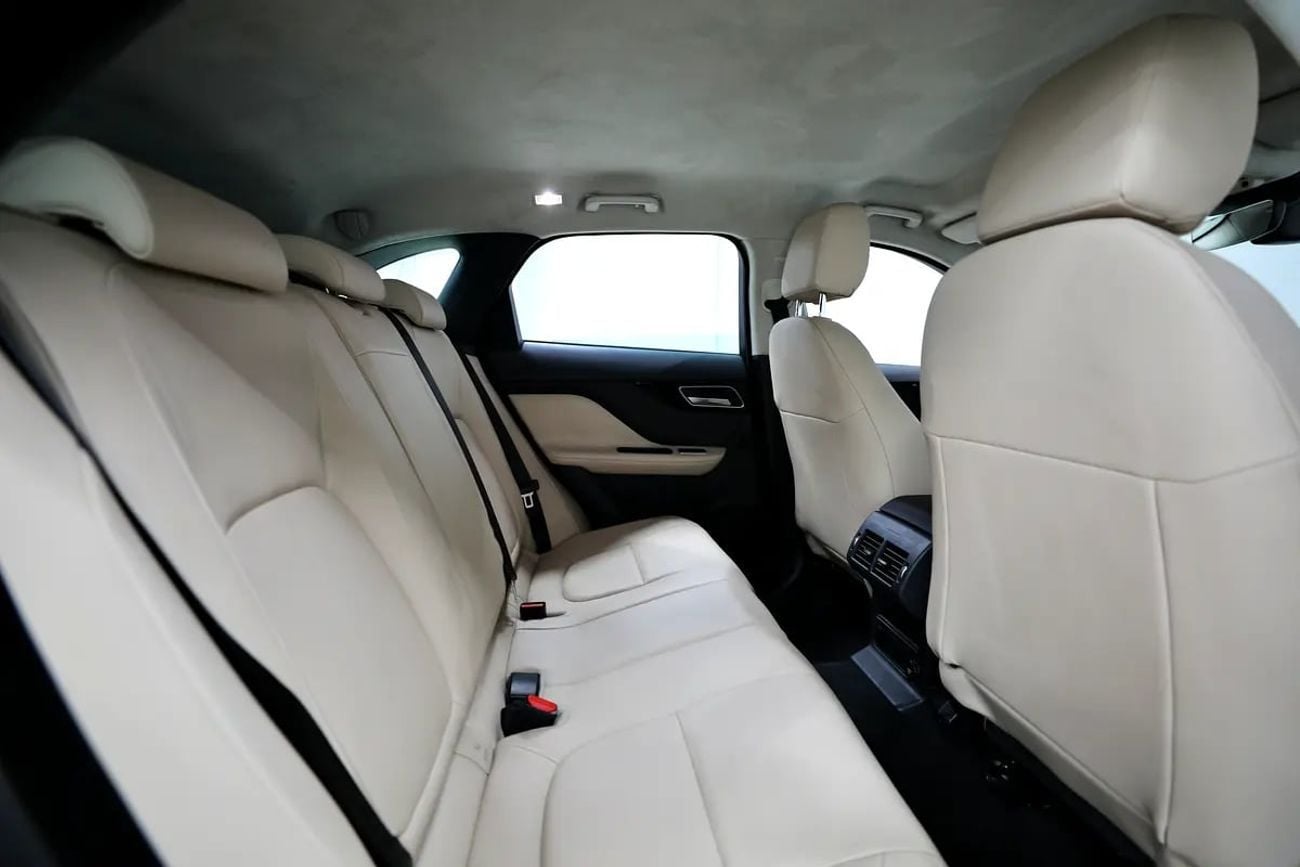 Jaguar F-PACE PRESTIGE GCC | 1,400 AED Monthy | Free Insurance + Registration | Warranty Till 2027 | Ref#A395886