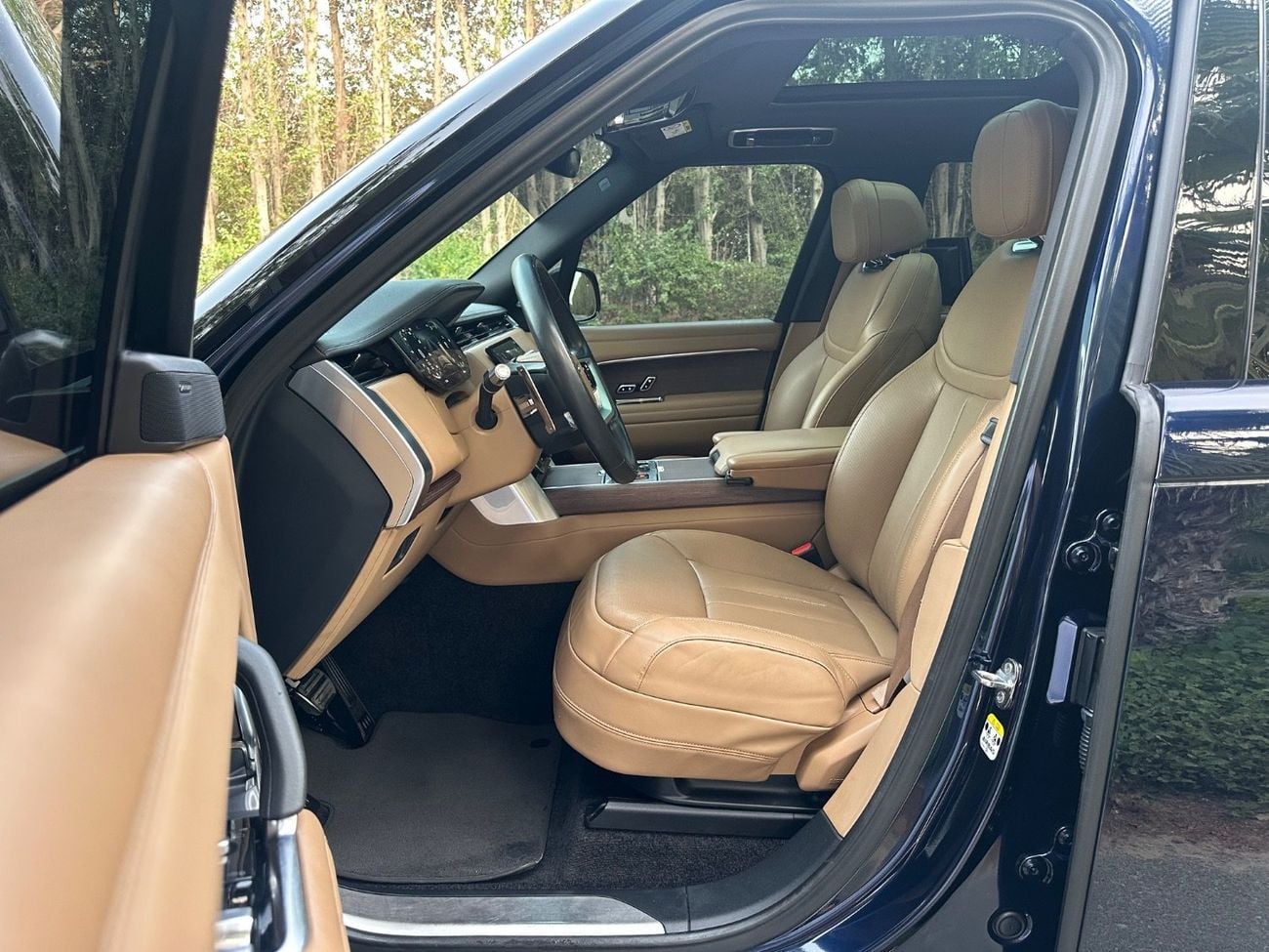 Land Rover Range Rover Diesel D300 | 2023 | 3.0L V6 Diesel | 300 HP | 7 Seater | Perfect Condition