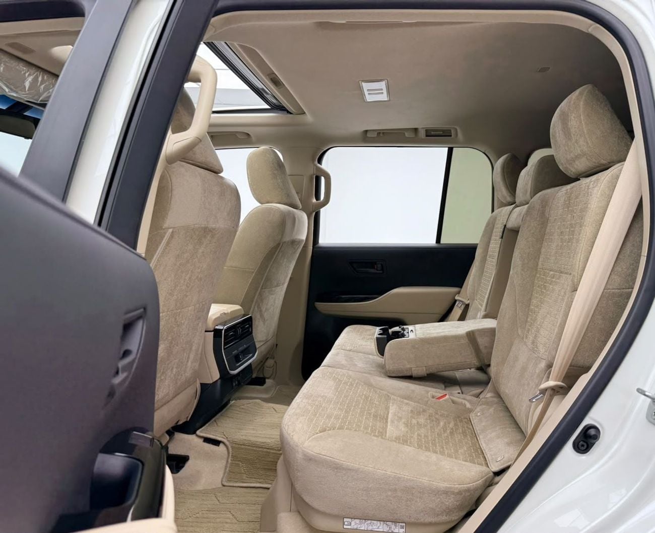 تويوتا لاند كروزر EXR 2025 Toyota Land Cruiser 300 EXR, Toyota Warranty+Full Service History, GCC Specs.
