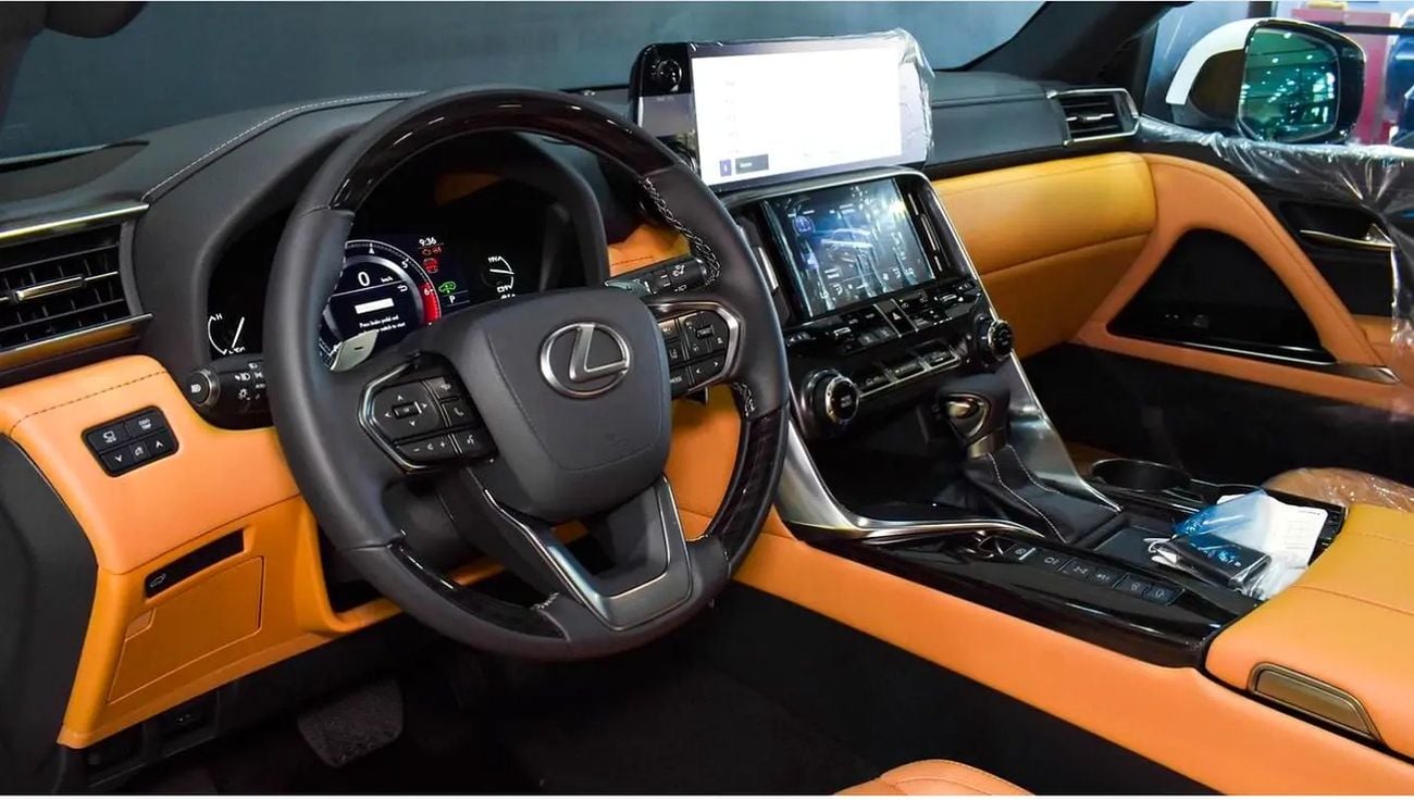 Lexus LX600 PRESTIGE | GCC Specs | km l AlFuttaim Warranty