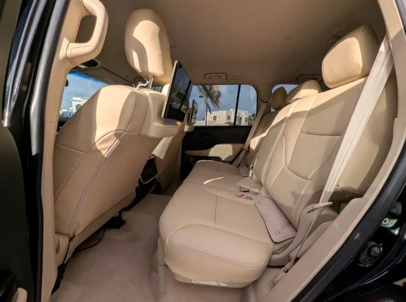 Toyota Land Cruiser Toyota landcruise 2022MODEL 4.0L v6 petrol Engine 299HP colour Black push start Transmission Aut
