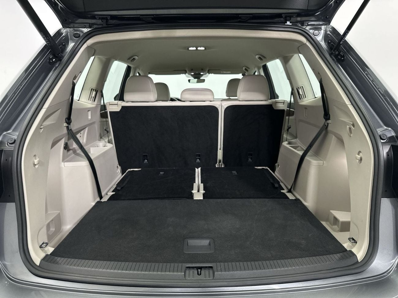 Volkswagen Teramont COMFORTLINE Teramont Trend 2.0 L with Alloy Wheels | GCC Specs | Keyless Start and Access | VW Certified