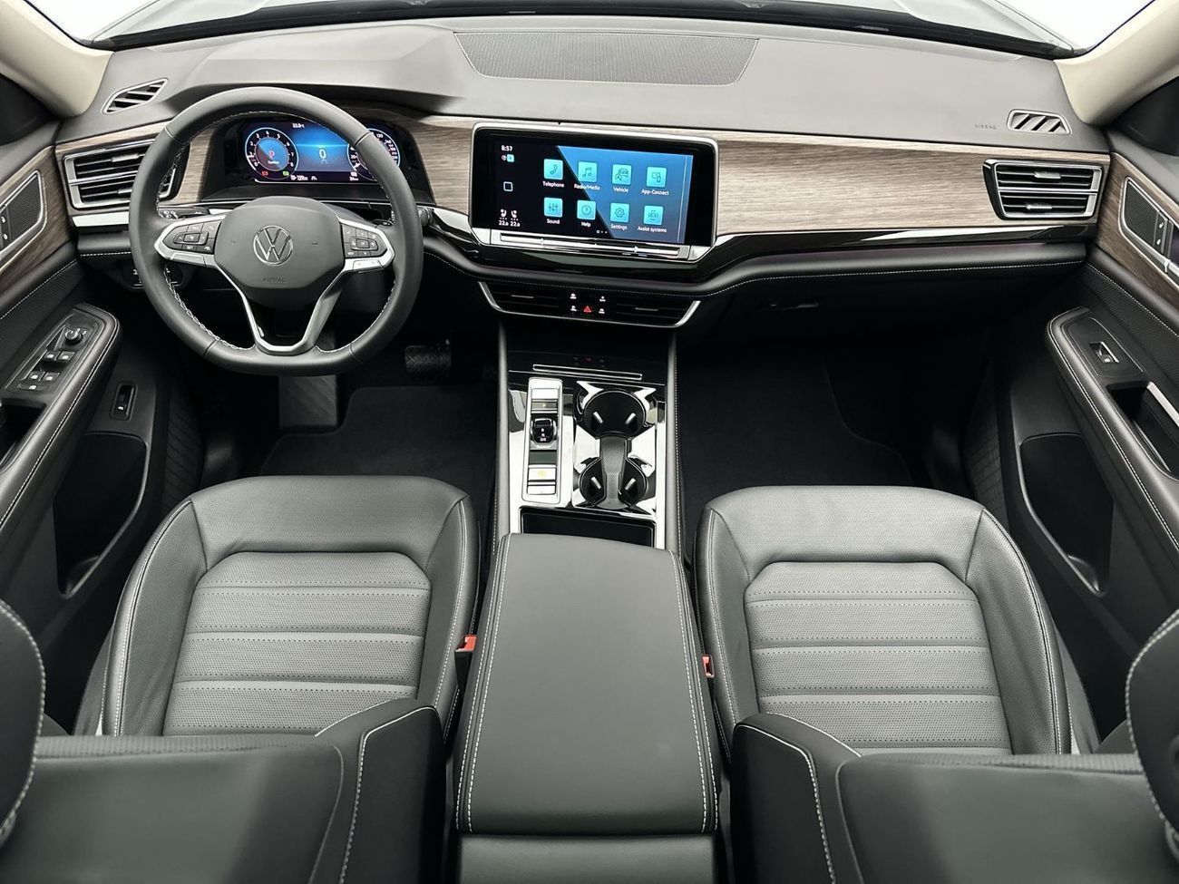 Volkswagen Teramont COMFORTLINE Teramont 2.0L (Facelift 2) | Refreshed Design & Panoramic Roof | 39,100 AED SAVINGS from