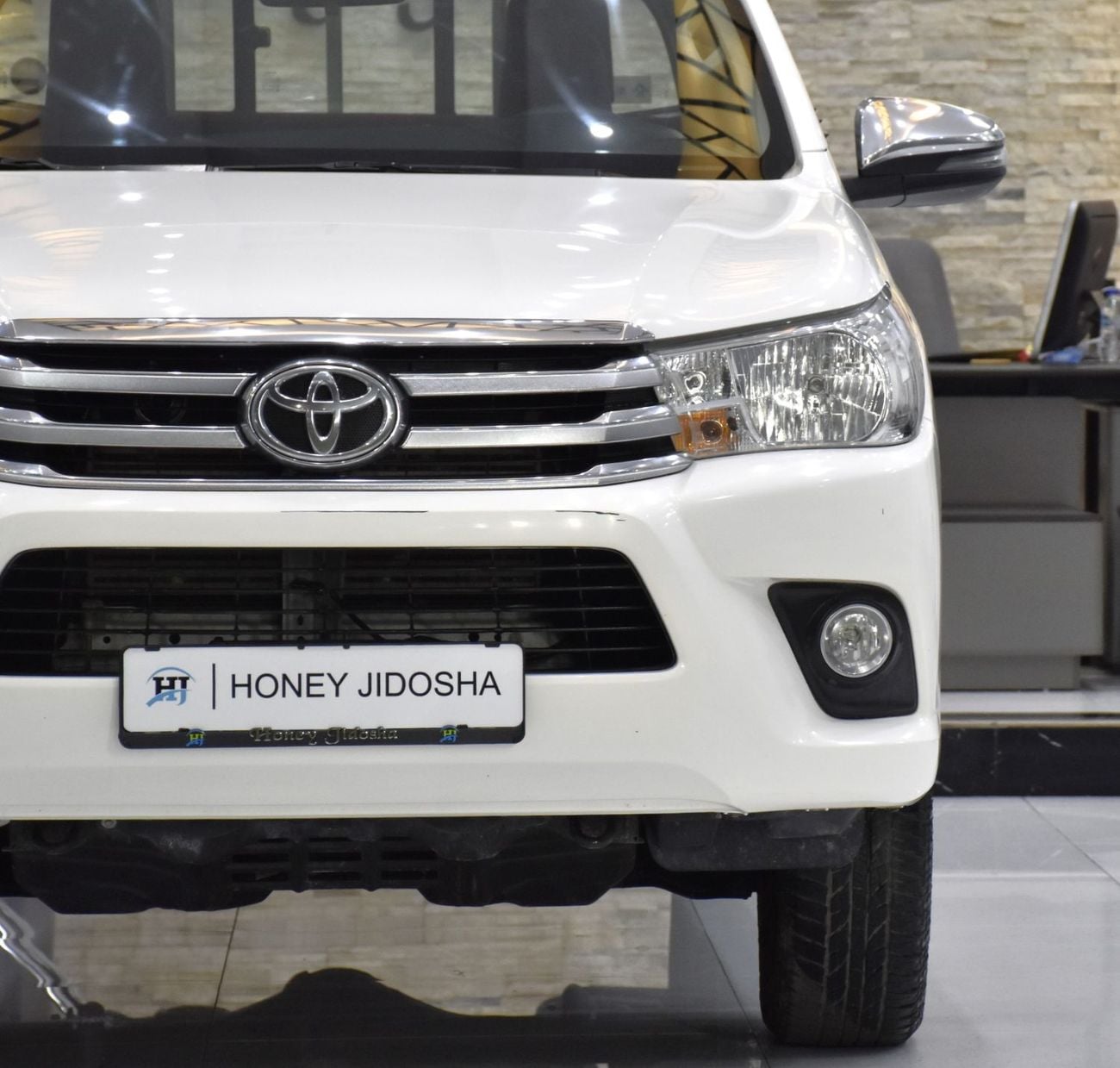 Toyota Hilux SGLX EXCELLENT DEAL for our Toyota Hilux 4WD ( 2025 Model ) in White Color GCC Specs