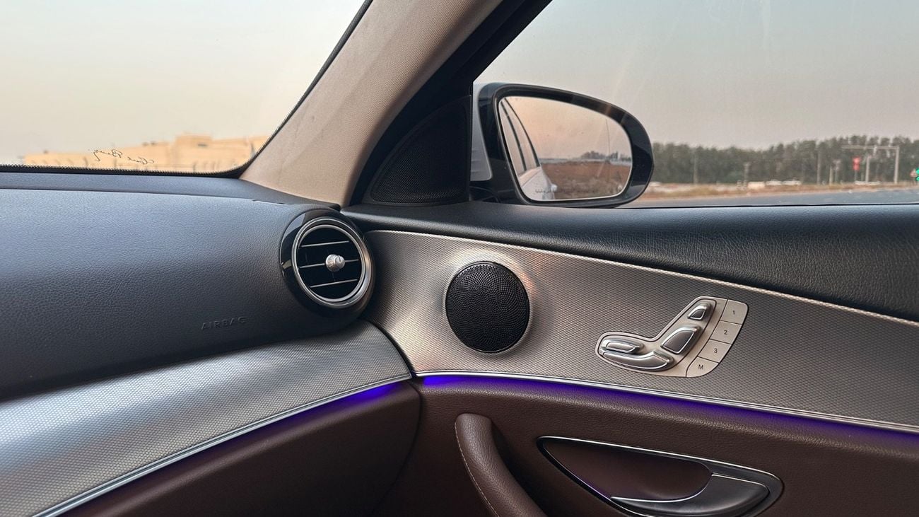 Mercedes Benz E200 PREMIUM