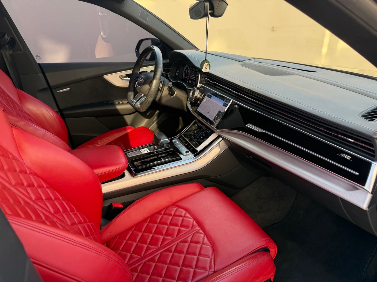 Audi Q8 55 TFSI S-LINE