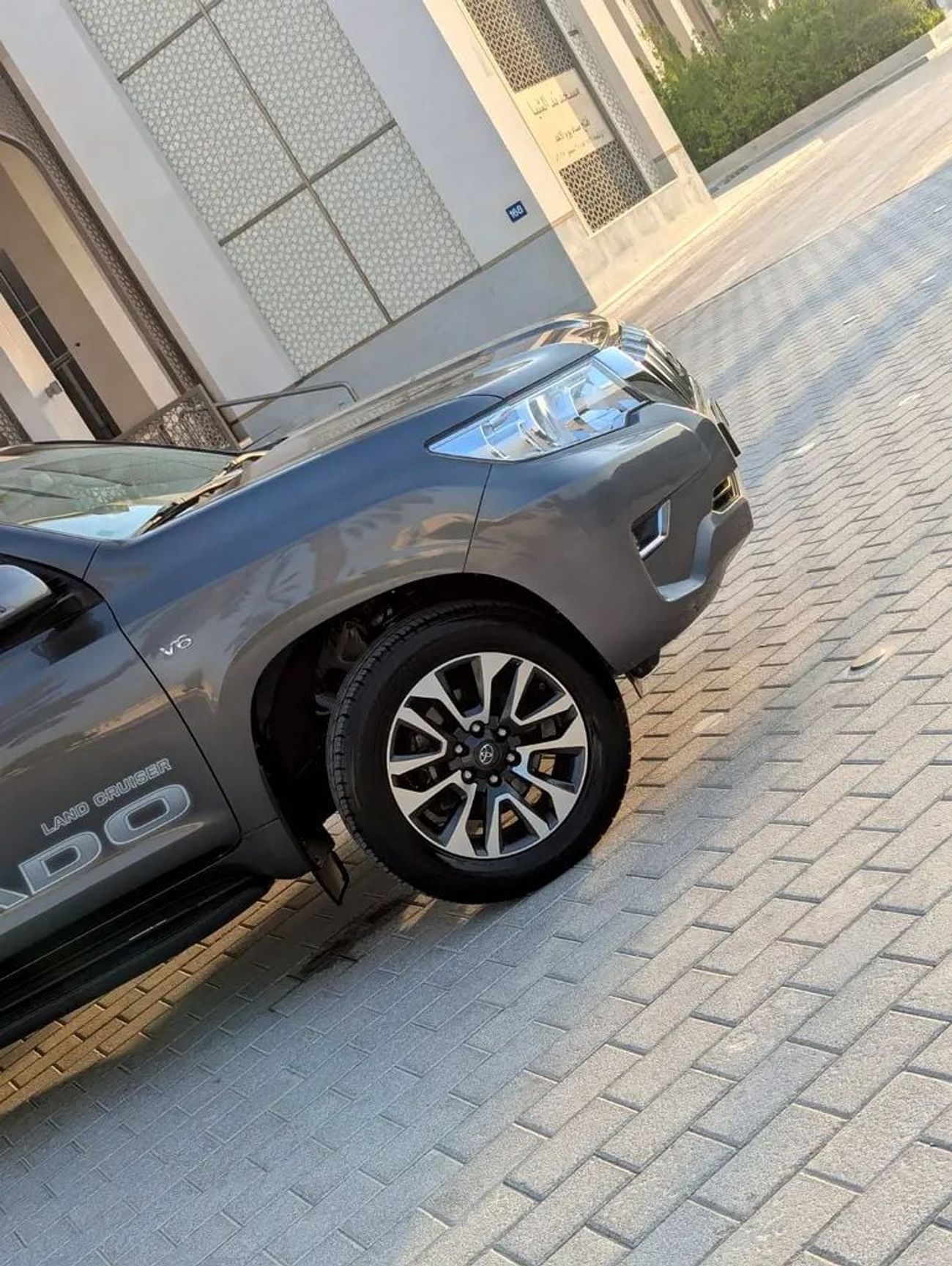 تويوتا برادو TX-L سيارة كاملة المواصفات، محرك V6 سعة 4.0 لتر | 27,709 كم | مواصفات خليجية | 129,000 درهم إماراتي