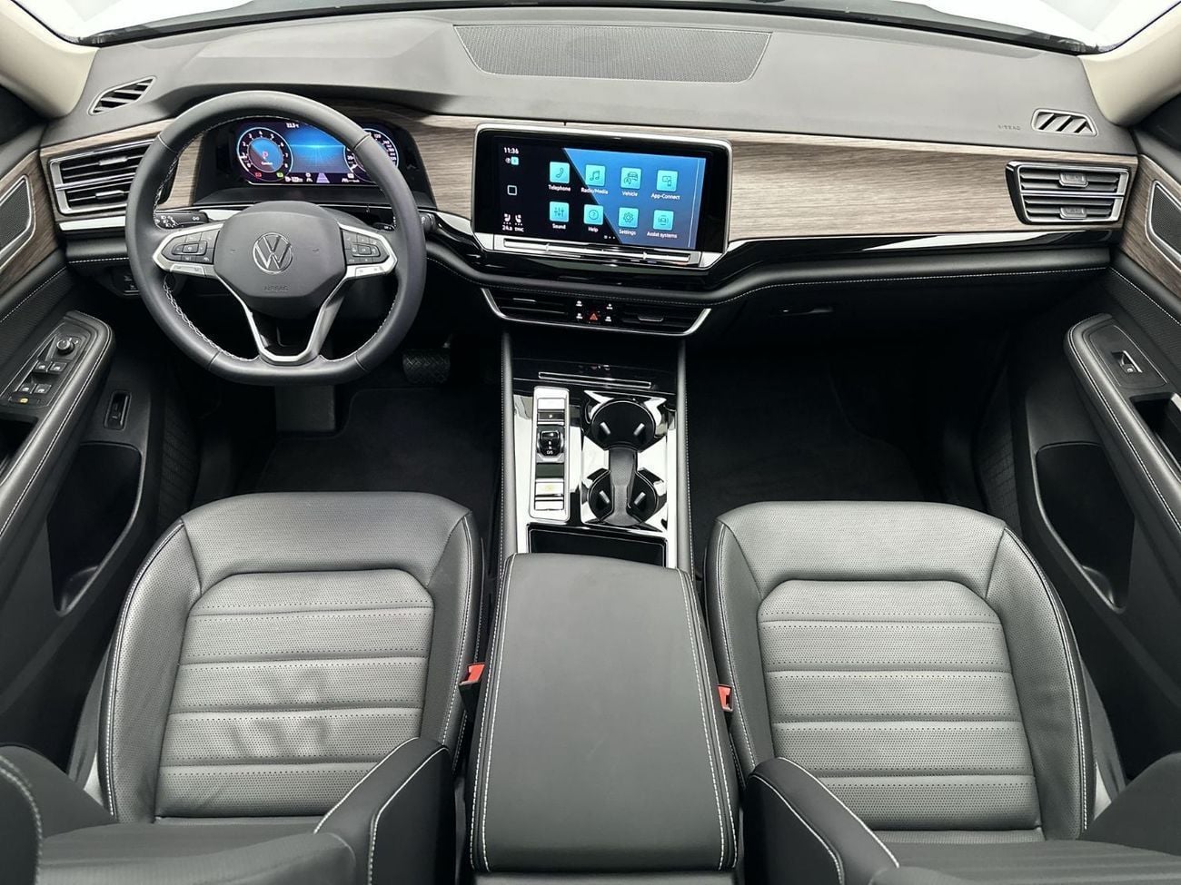 Volkswagen Teramont COMFORTLINE Premium Leather 7-Seater SUV | Panoramic Sunroof | Desert Comfort Ready