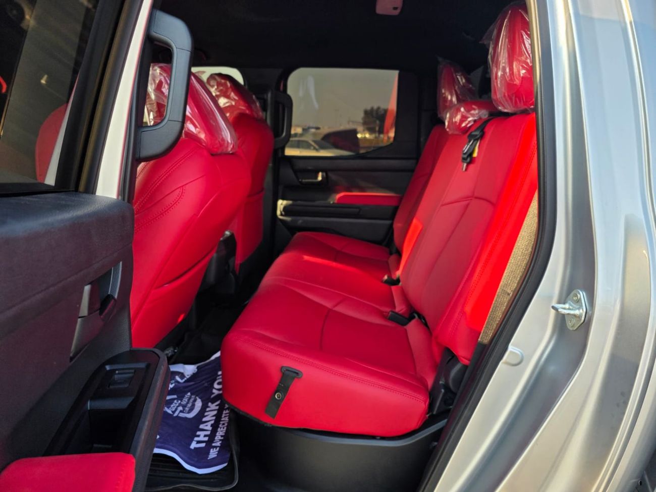 Toyota Tacoma SR5 2.4T (4x4) Push button, leather seats with low mileage
