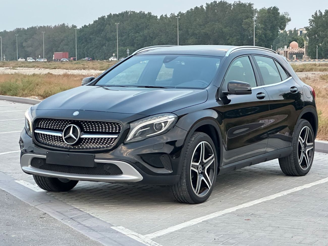 Mercedes Benz GLA250 STANDARD STD
