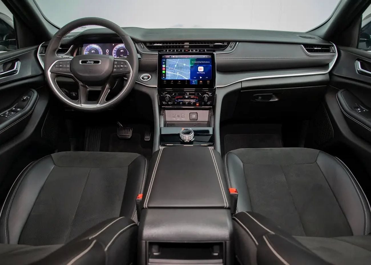 Jeep Grand Cherokee ALTITUDE Black Edition • 0% DP Available • FDSH • Warranty • GCC Specs