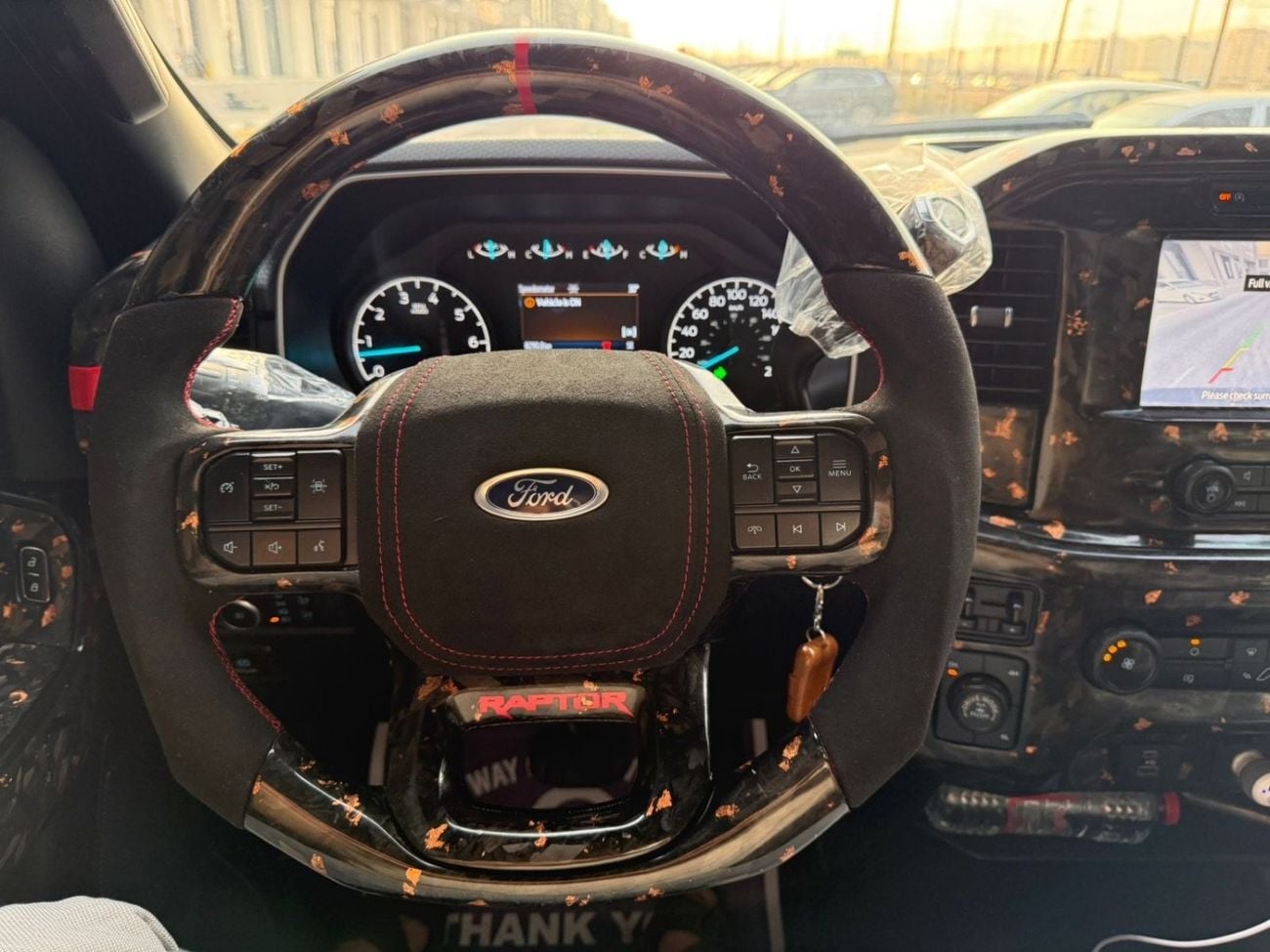 فورد F 150 رابتور كرو لوكس سيارة رابتور آر موديل 2023 معدلة بقوة 485 حصان مسجلة في الإمارات العربية المتحدة