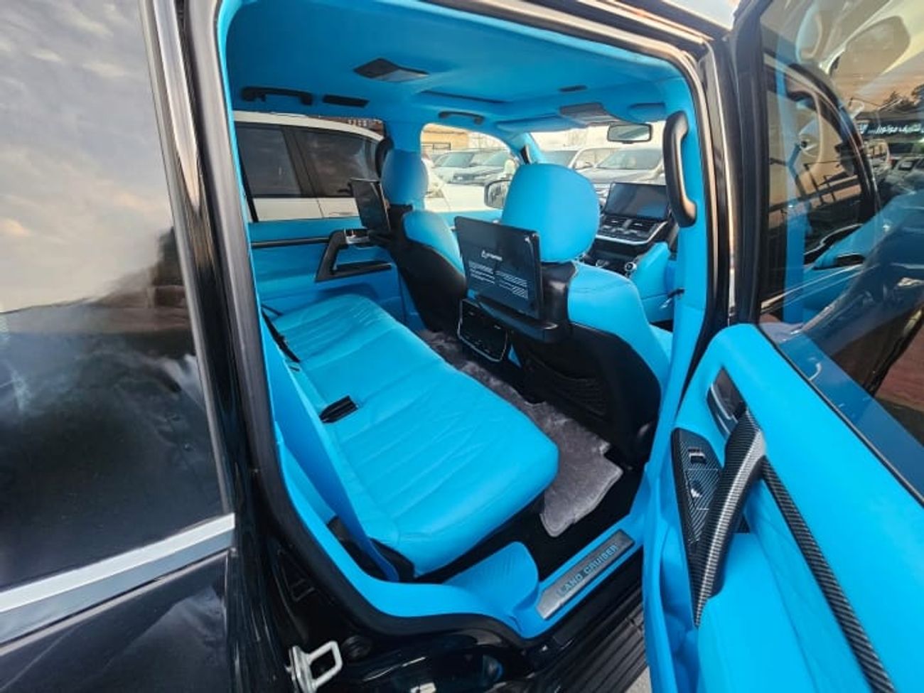 Toyota Land Cruiser VXR Modified to 2024 5.7L V8 Petrol Engine Automatic Gear 4WD 7 Seats 5 Doors