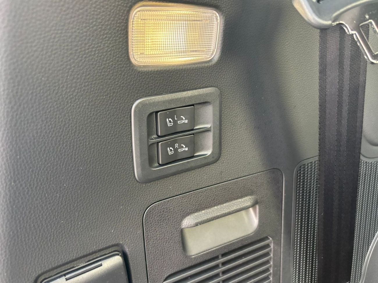 Toyota Land Cruiser VXR