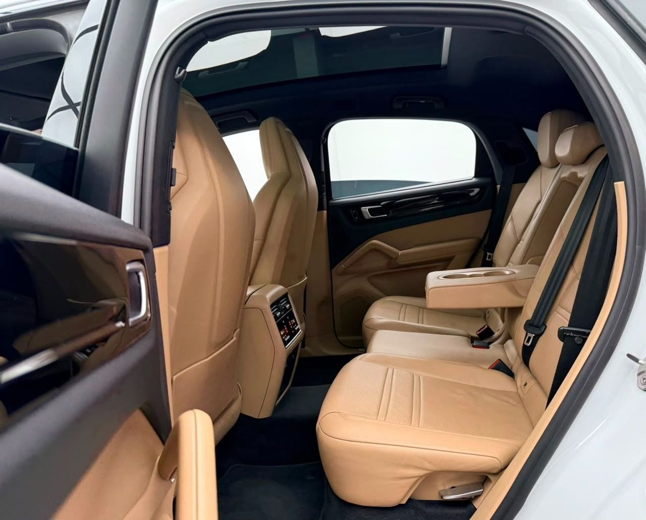 Porsche Cayenne STANDARD 2020 Porsche Cayenne Coupe, Warranty, Full Porsche Service History, GCC Specs