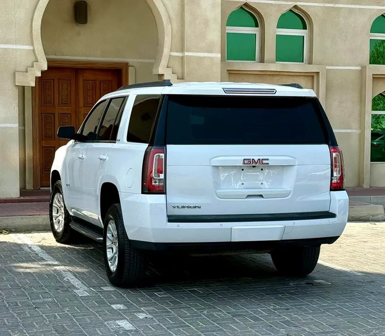 GMC Yukon SLT جي ام سي يوكن SLE خليجي بحالة ممتازة