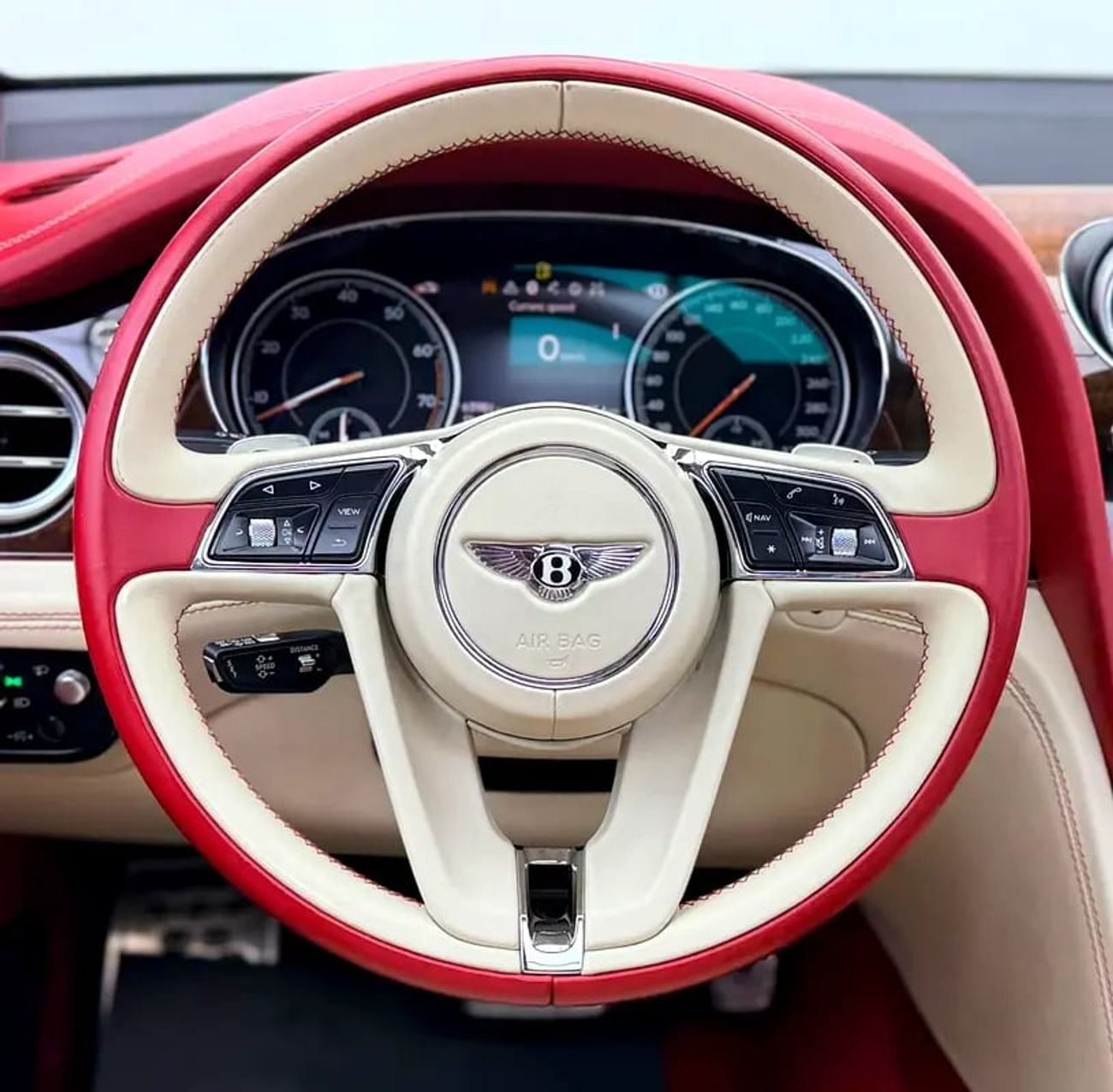 Bentley Bentayga Full Service History, Fully Loaded, Excellent Condition, GCC