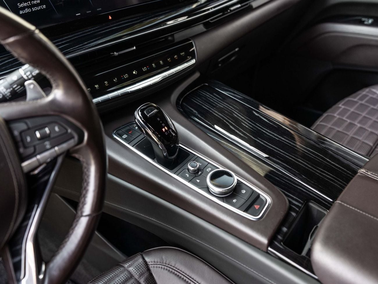 كاديلاك إسكالاد V SERIES Cadillac Escalade 2023 مواصفات خليجية