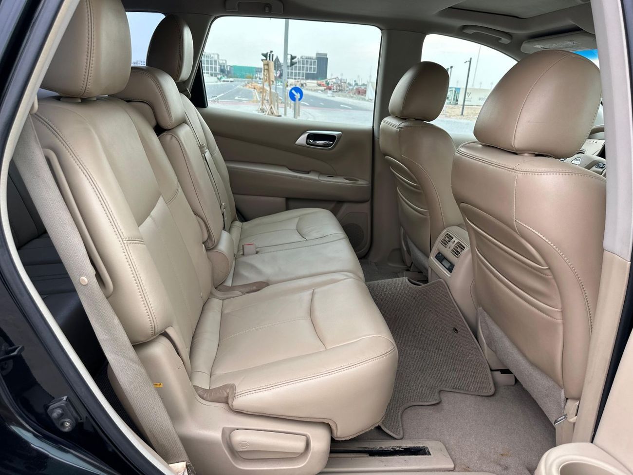 Nissan Pathfinder CLASSIC XE