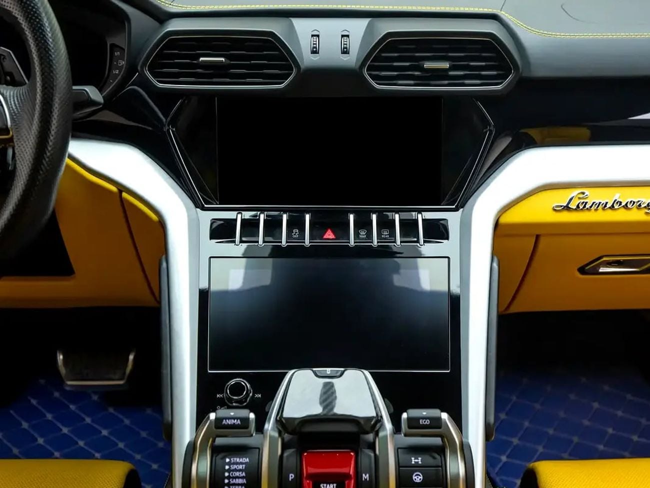 Lamborghini Urus STANDARD GCC Spec | Low Mileage