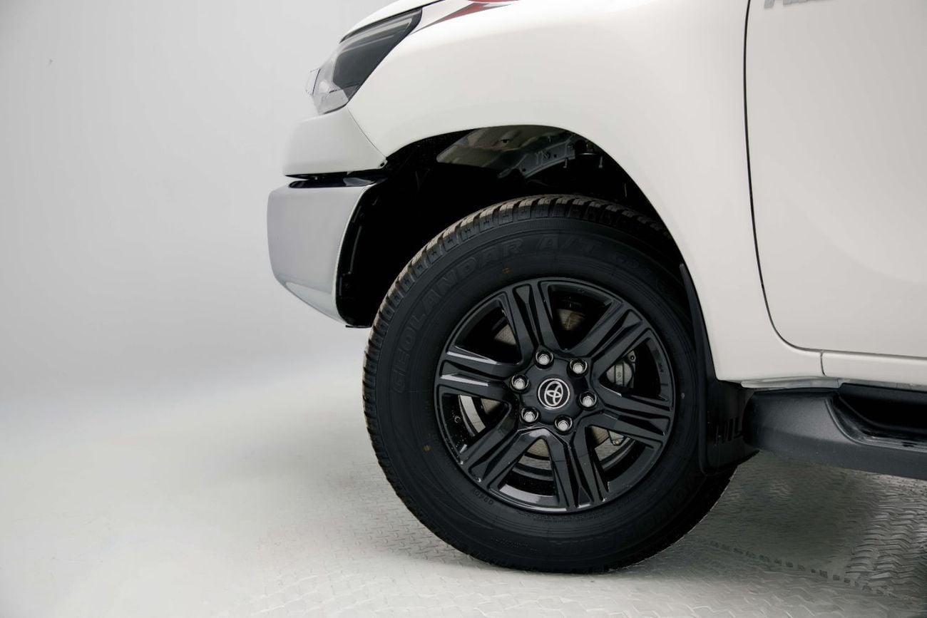 Toyota Hilux GLX 2.7L - White Inside Maroon | Export Only