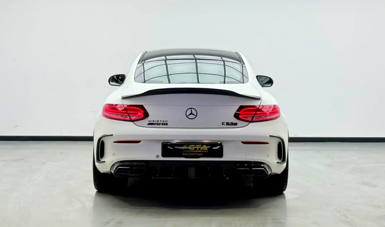 مرسيدس بنز C 63 AMG C63 S AMG, Warranty, Carbon Fiber Package, Very Low Km, Excellent Condition