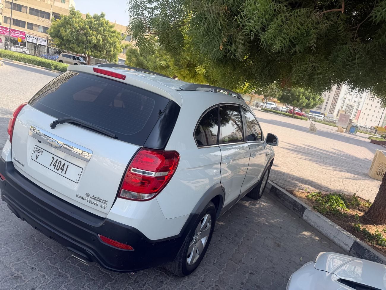 Chevrolet Captiva LS Infotainment system Cruise control Leather seats Automatic climate control LED headlights