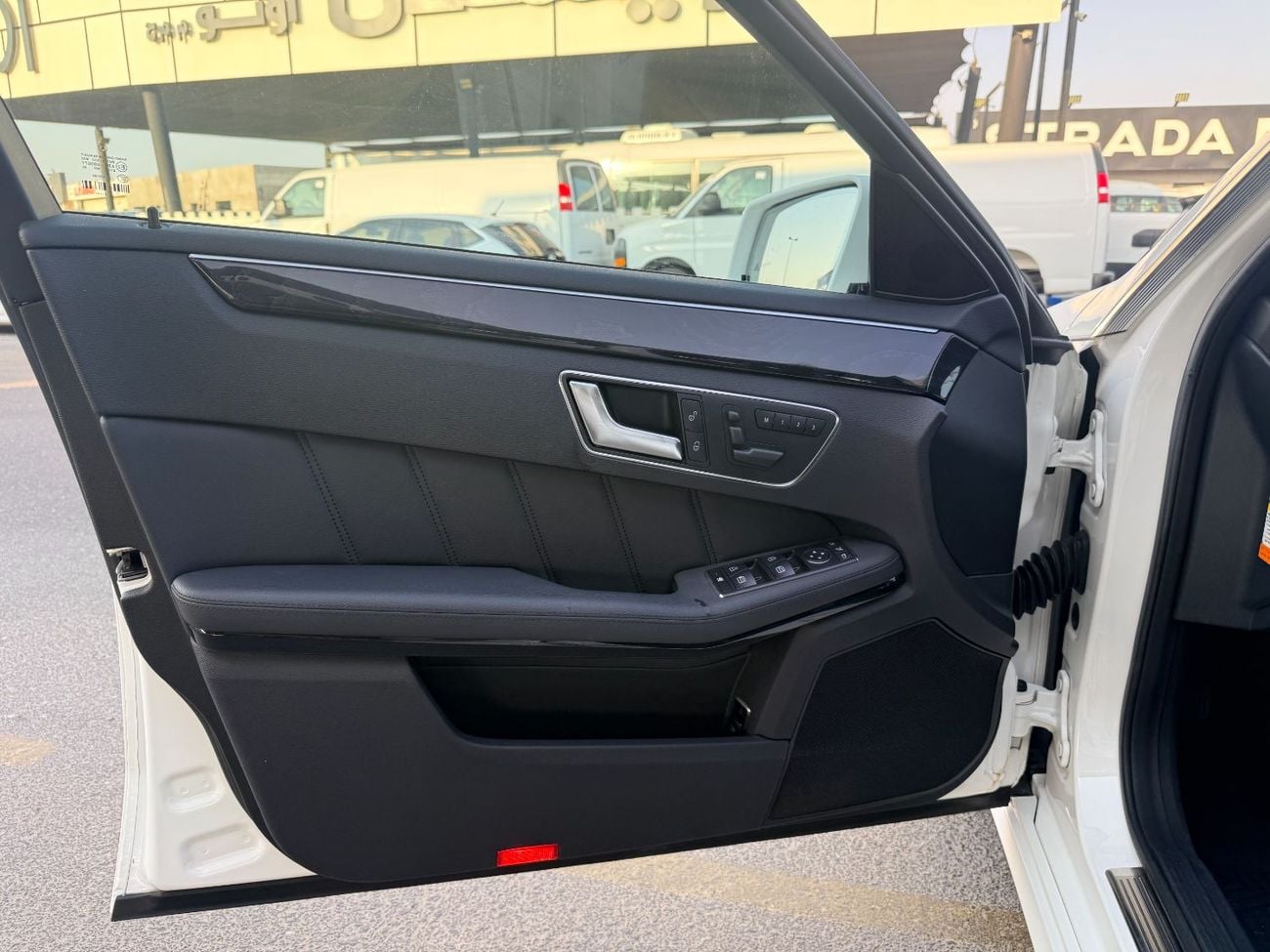 مرسيدس بنز E300 إليجانس