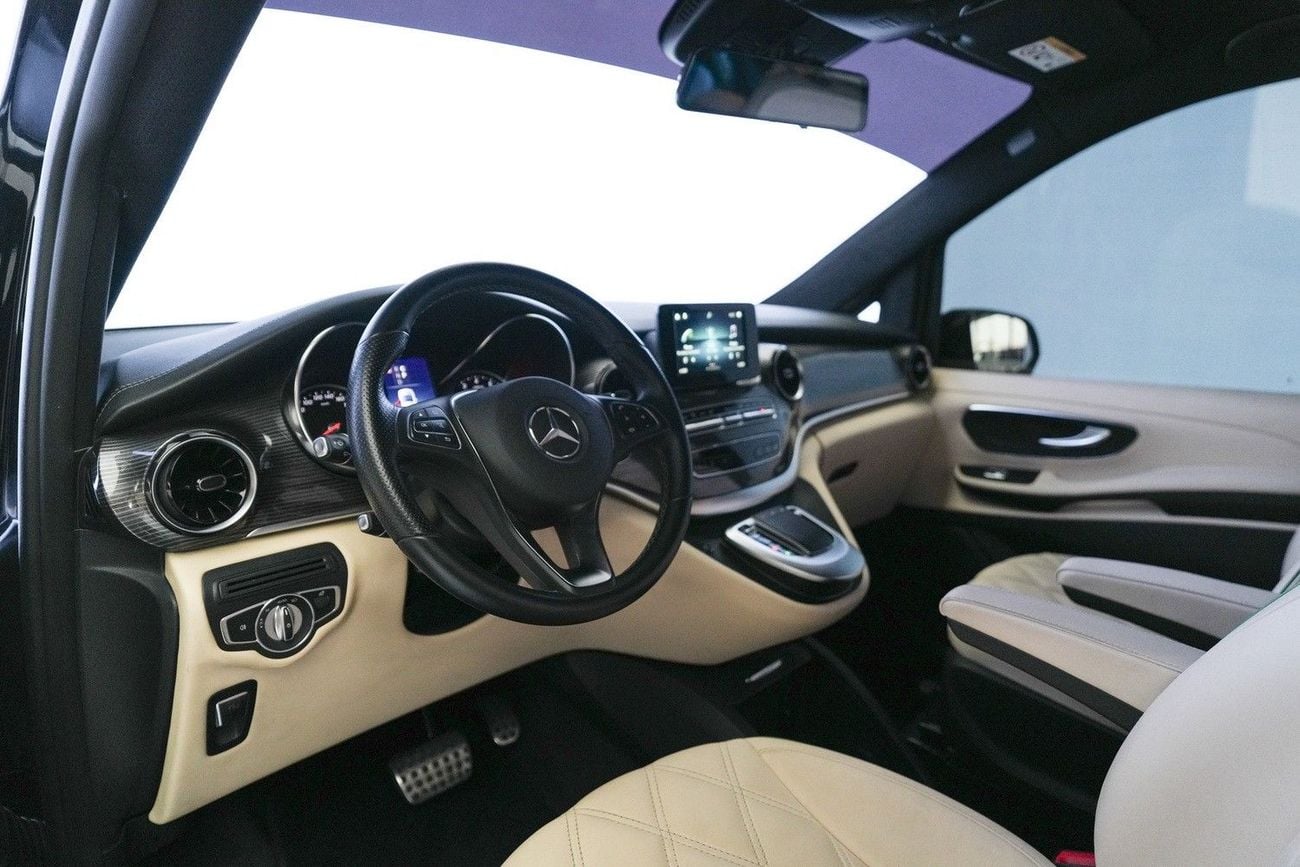 مرسيدس بنز V 250 إصدار MAYBACH الفاخر