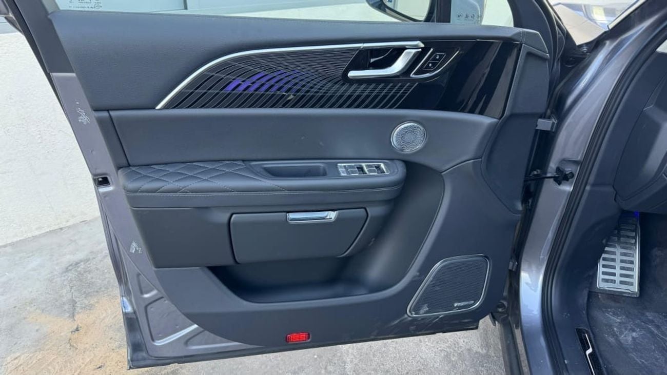 HONGQI EHS9 HIGH VIP SEATS