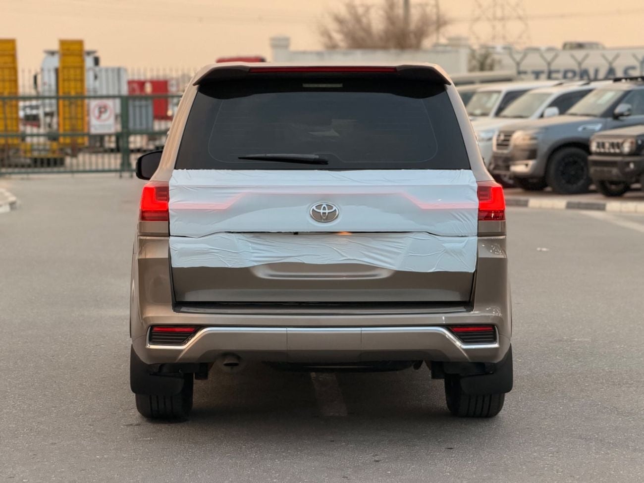 Toyota Land Cruiser GXR 2018 Upgrade 2024 V6 Full Option Petrol