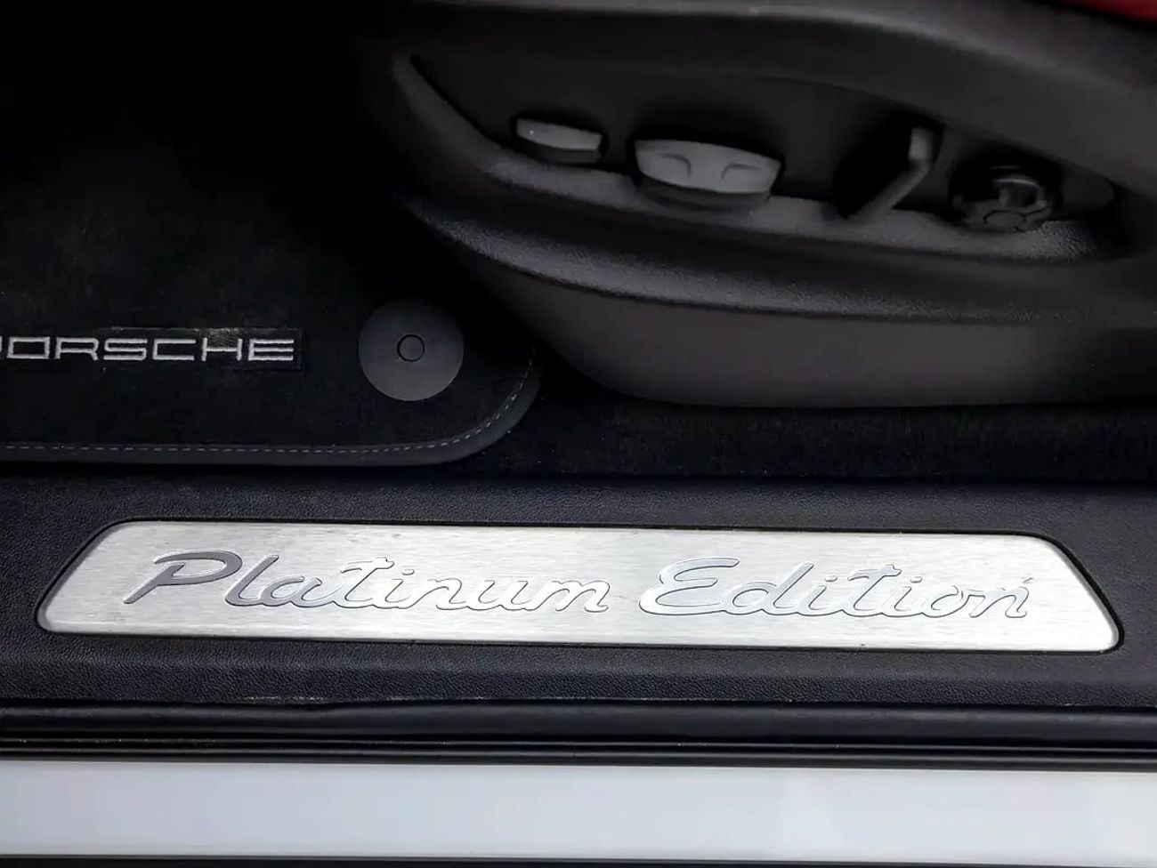 Porsche Cayenne PLATINUM EDITION | GCC Spec