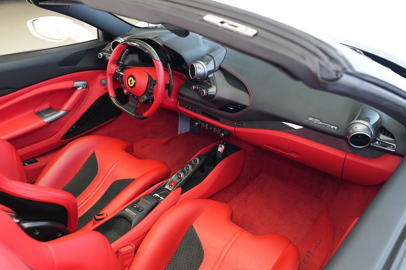 Ferrari F8 Spider STD (3.9L · 8 Cyl · Automatic · Petrol · Convertible · Rear Wheel Drive · 2 Seats · 2 Door)
