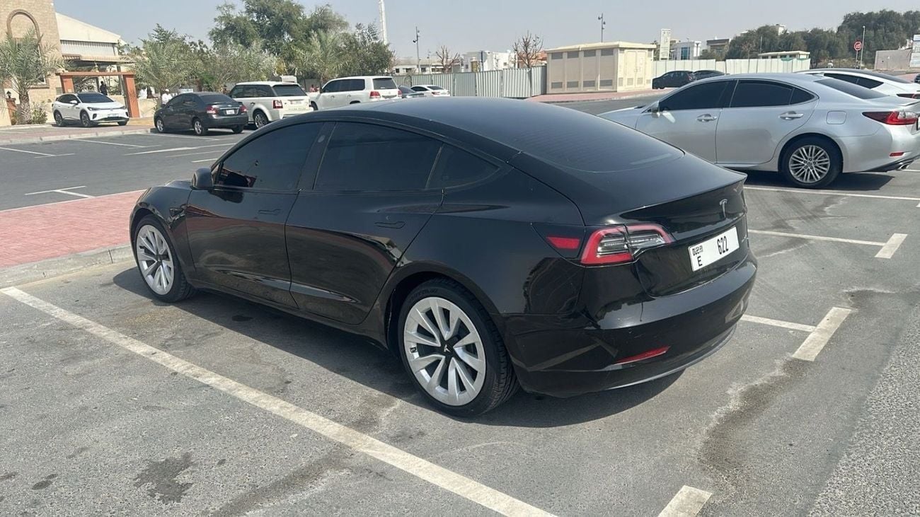 Tesla Model 3 LONG RANGE