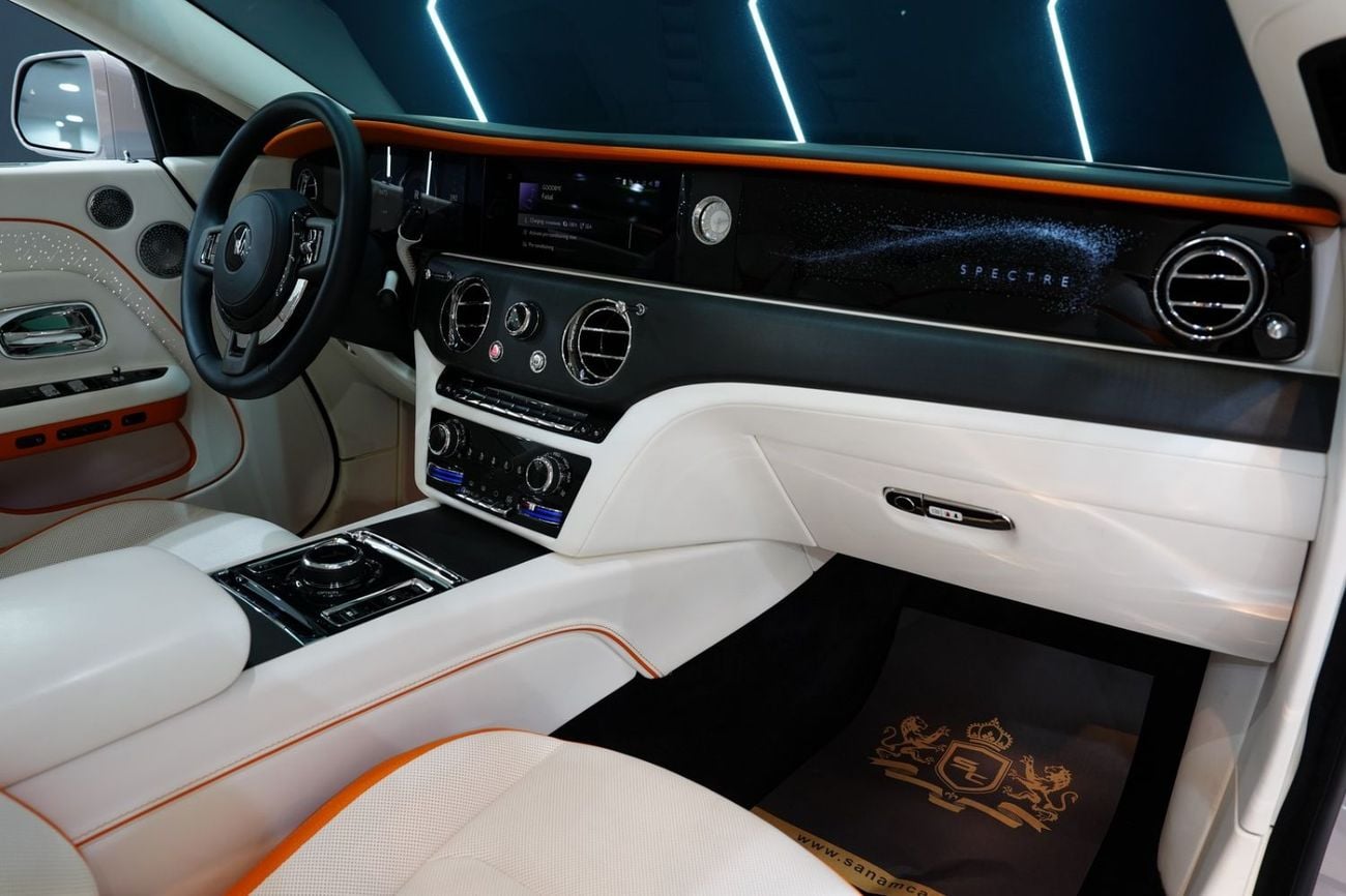 رولز رويس سبيكتر STD (L · None - Electric Cyl · Automatic · Electric · Coupe · Front Wheel Drive · 4 Seats · 2 Door) رولز رويس سبيكتر 2024، نظام صوتي مصمم خصيصاً، إضاءة ستارلايت، شبكة أمامية مضيئة، ضمان وخدمة الوكيل!!