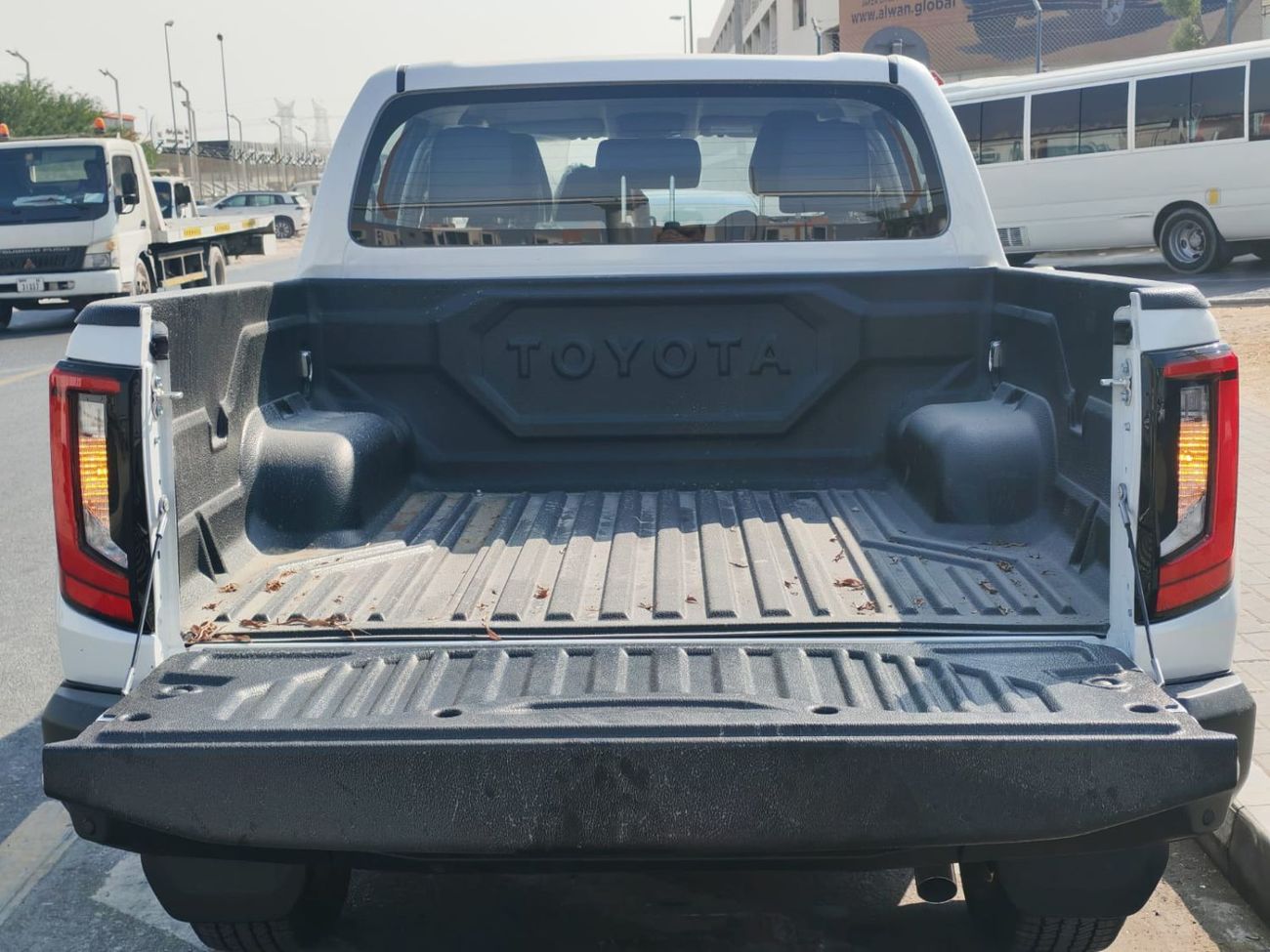 Toyota Hilux 2026 Toyota Hilux Conquest Facelift New Shape Double Cabin Pickup 2.8L Turbo Diesel A/T 4WD Export