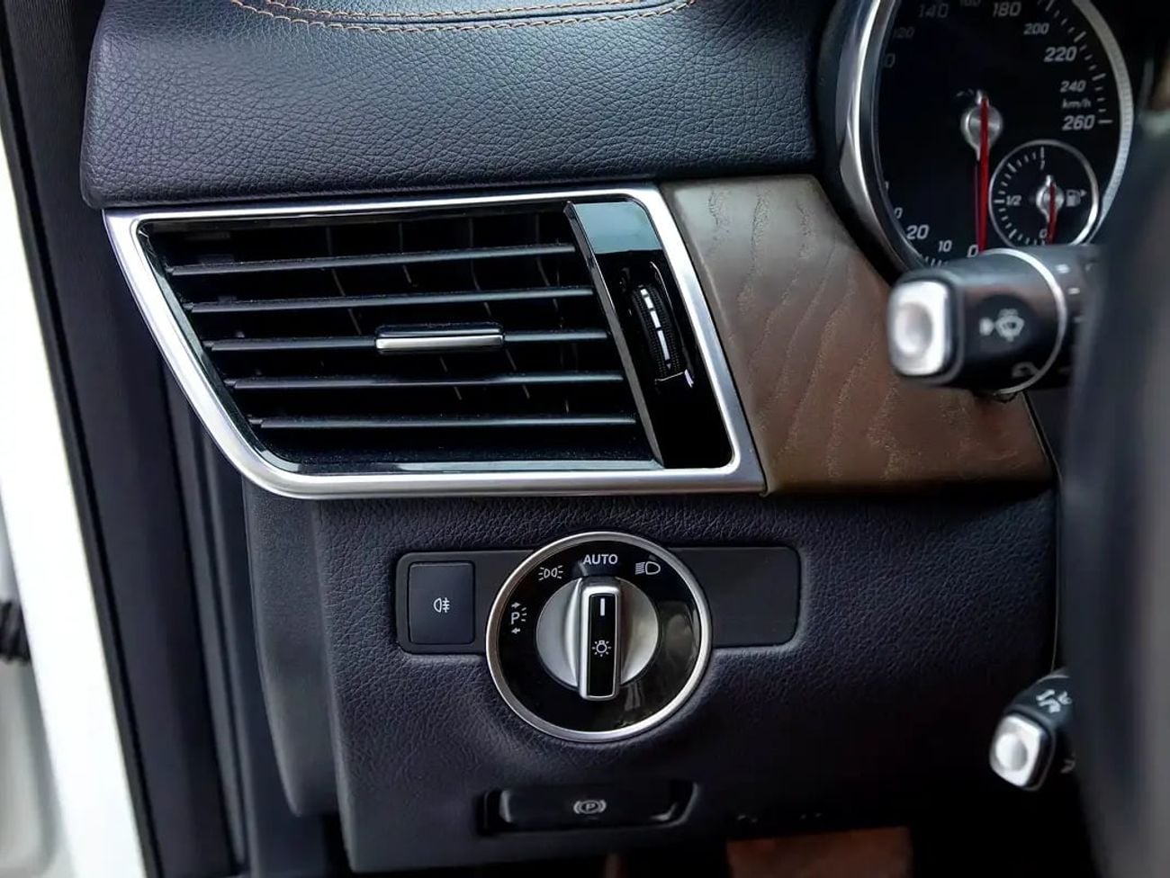 Mercedes Benz GLS500 GLS 500 | GCC Spec