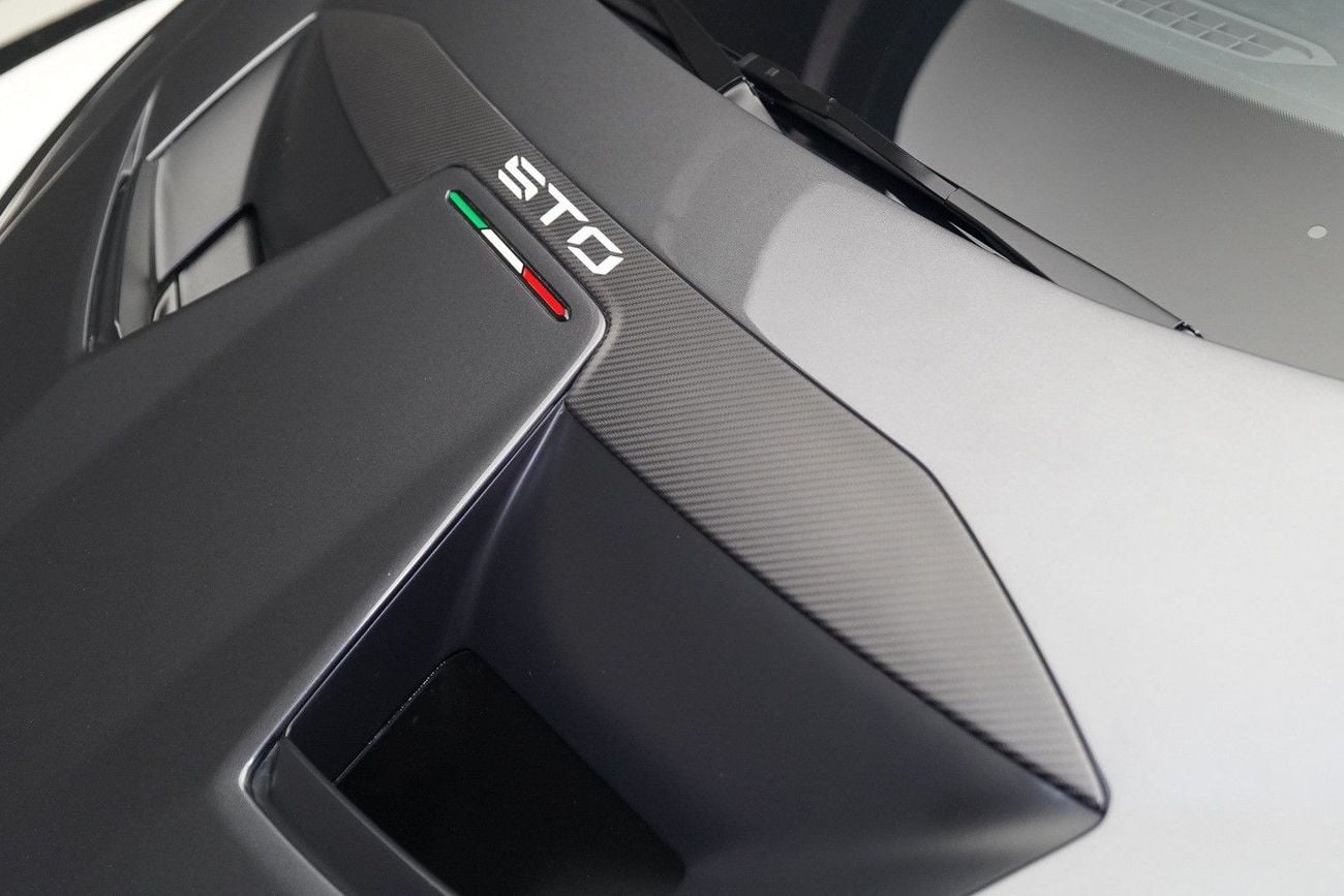 Lamborghini Huracan STO
