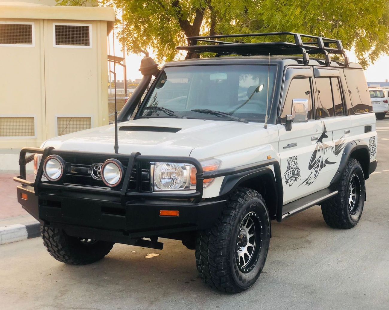 Toyota Land Cruiser 70 LC79 LX LC76 LHD 1VD-FTV 4.5L V8 Diesel Engine Manual Gear 4WD 7 Seats 5 Doors