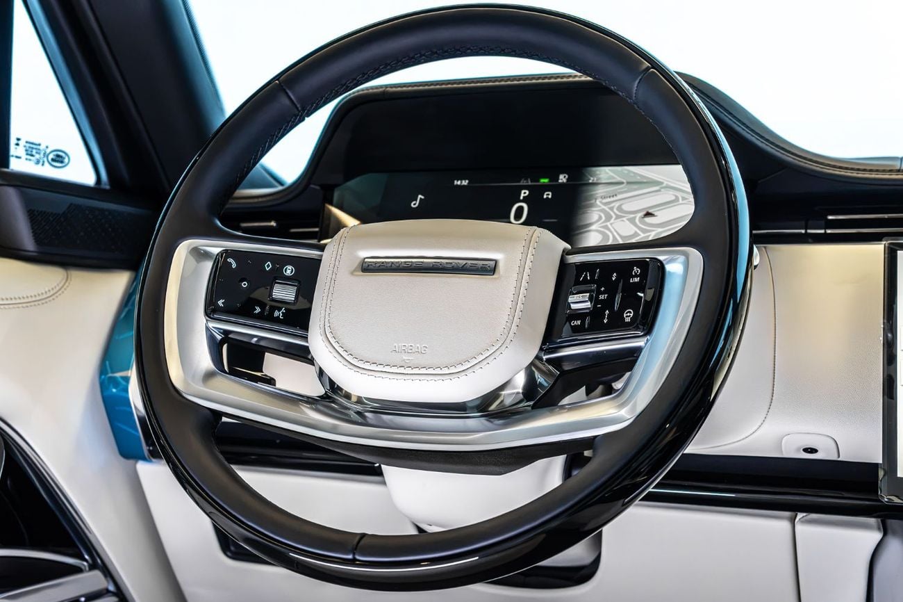 لاند روفر رينج روفر AUTOBIOGRAPHY P530 | Belgravia Green | Black Roof | White Interior | Shadow Exterior Package | GCC Specs