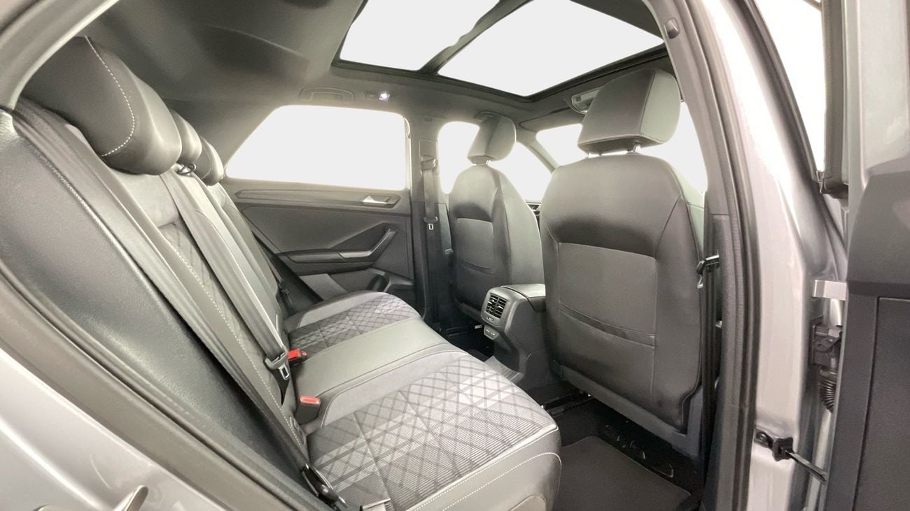 Volkswagen T-ROC R-LINE | Guaranteed Warranty | 0 Down Payment