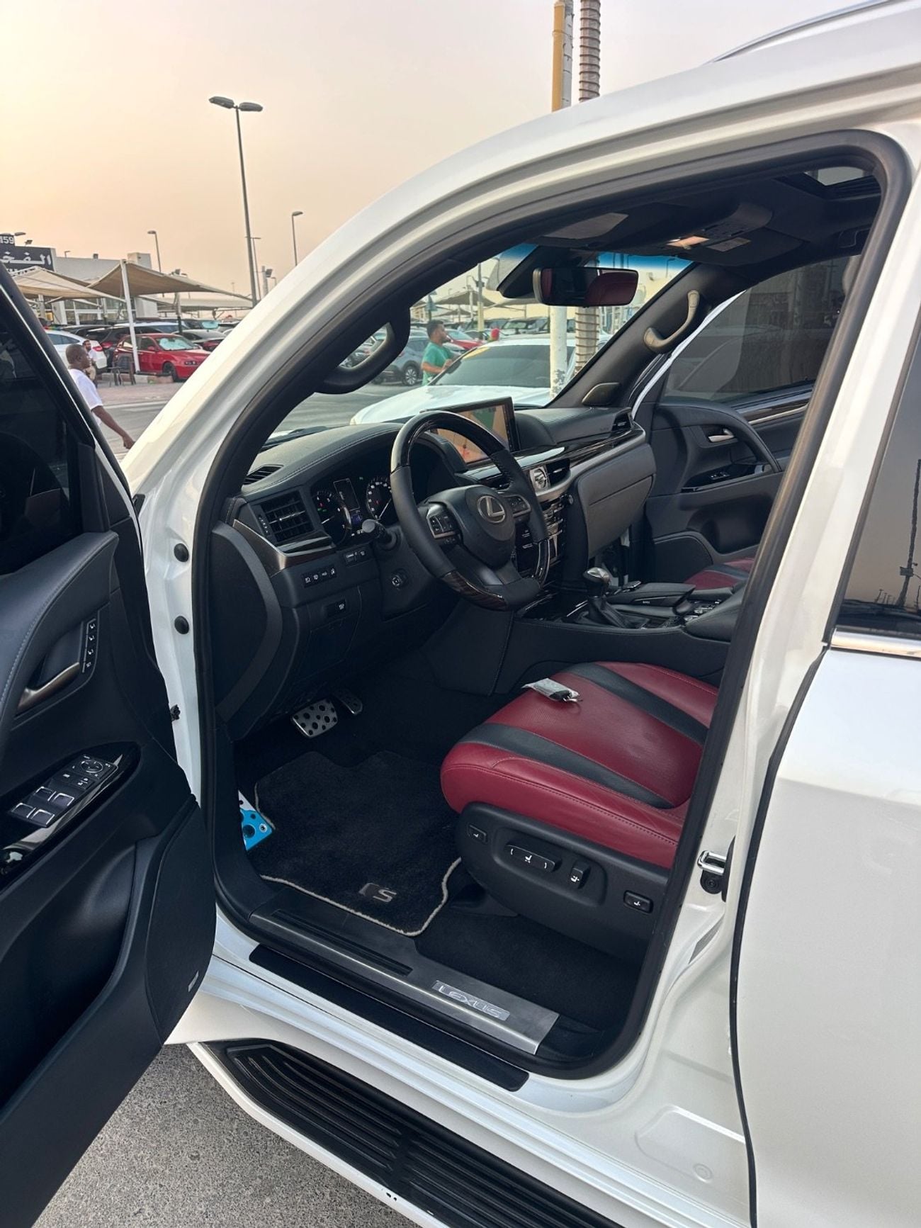 Lexus LX570 SIGNATURE