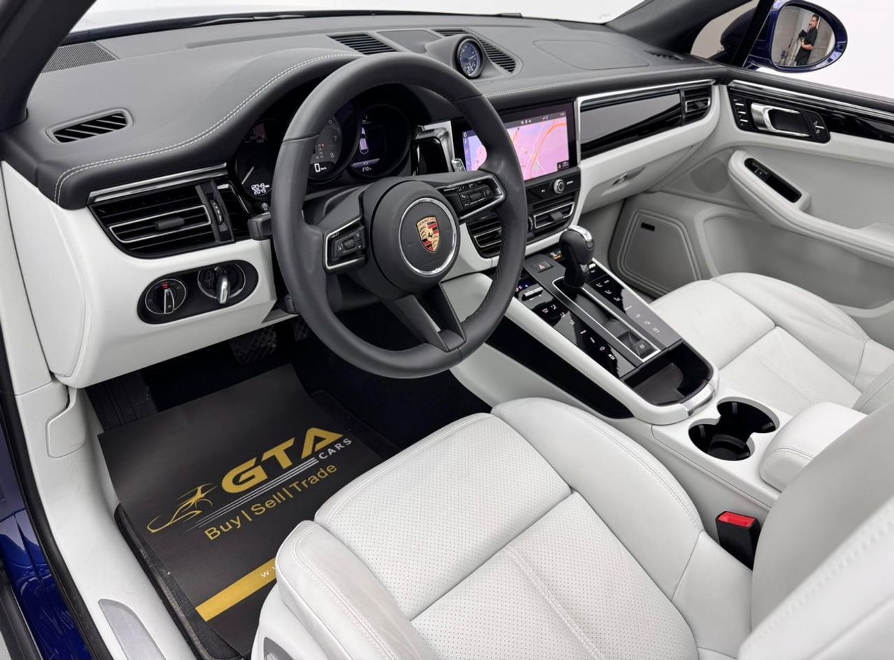 Porsche Macan 2025 Porsche Macan, April 2028 Porsche Warranty, Porsche Service History, GCC