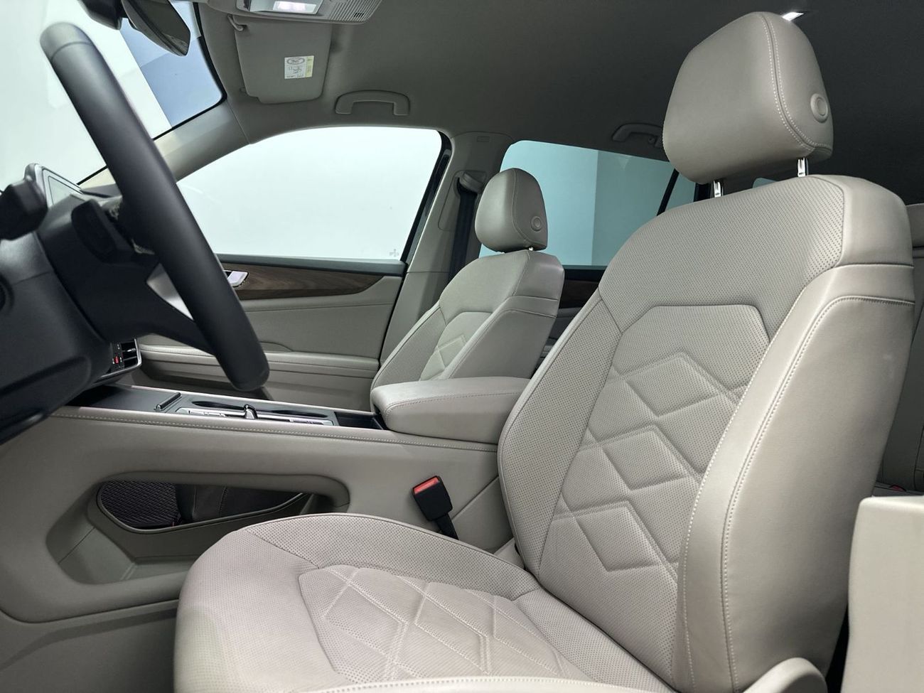 Volkswagen Teramont TRENDLINE Teramont 2L | UPGRADED Leather Seats | Massive Savings | GCC Spec | VW Certified