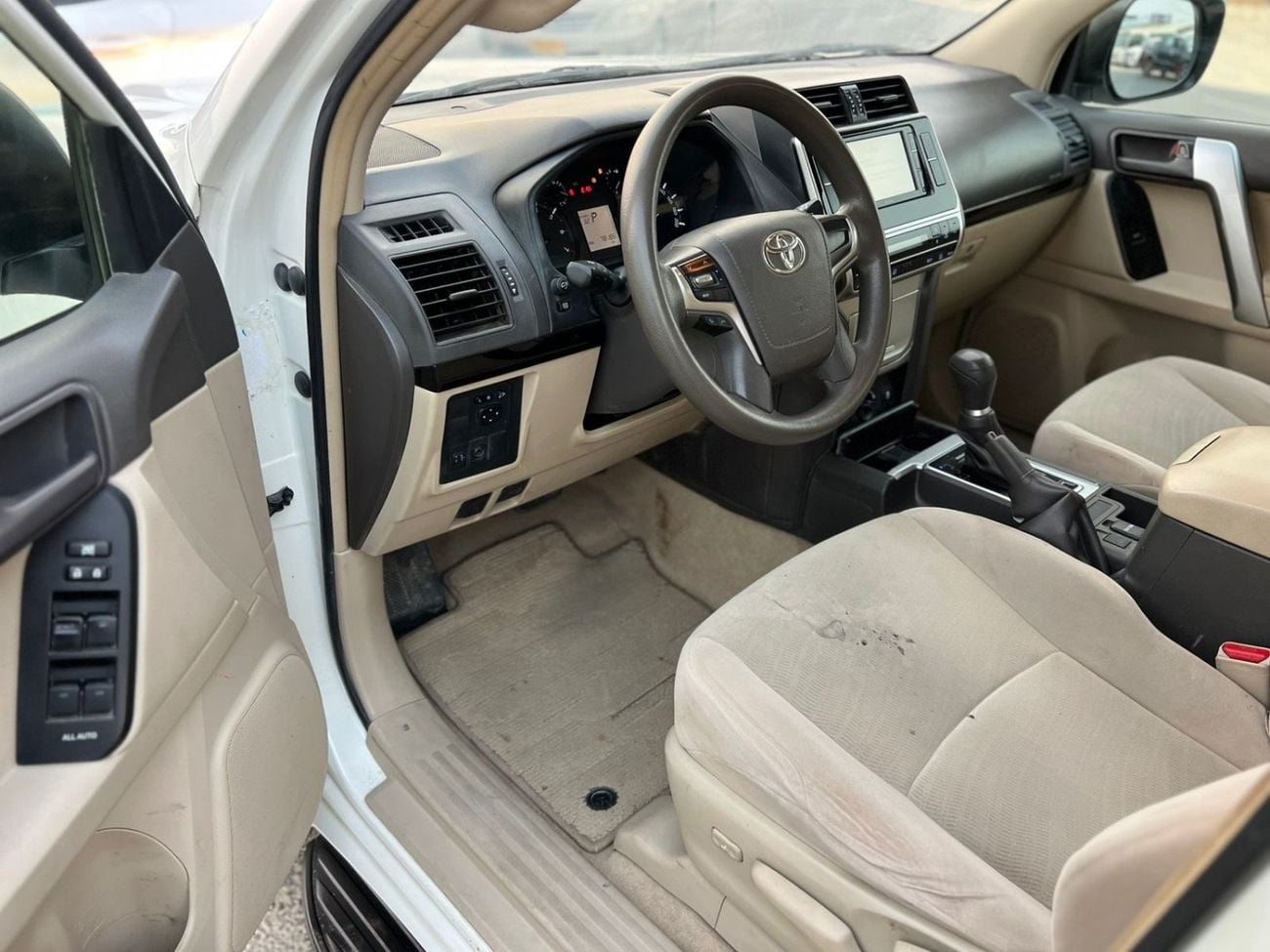 Toyota Prado TXL1 2022 Toyota Prado TX 2.7L V4- AWD 4x4 - No accident - 2 key Rear Sensor -
