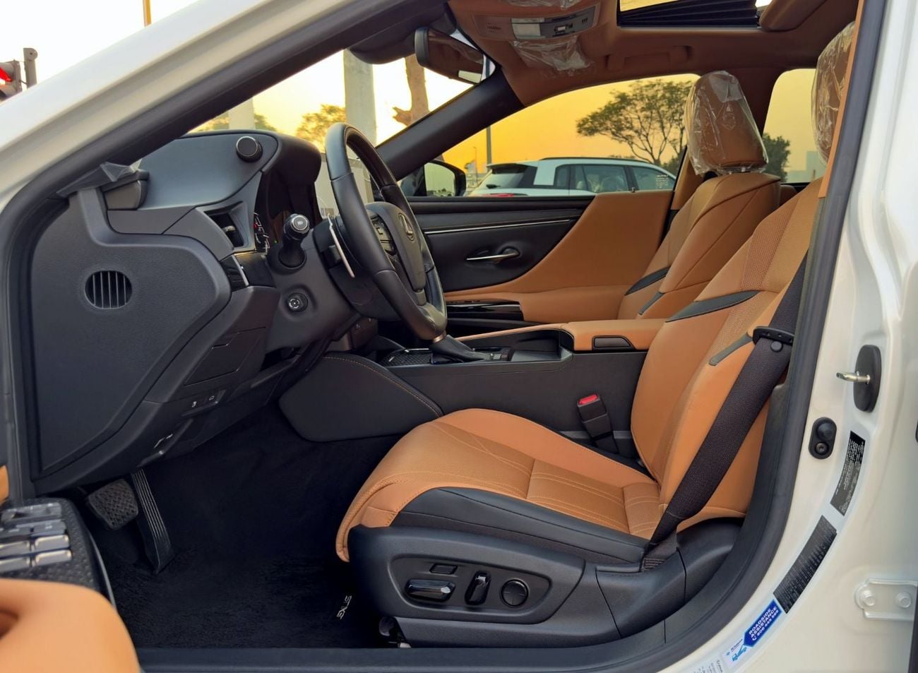 Lexus ES350 PLATINUM 2025 Lexus ES350 Premier, Dealer Warranty, GCC Specifications