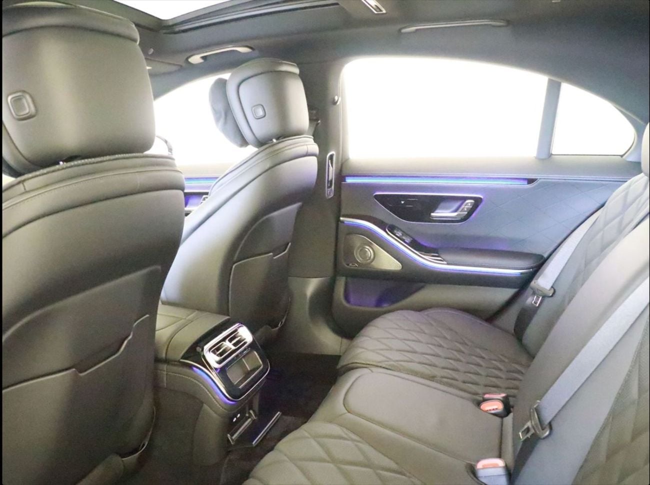 مرسيدس بنز S 500 4MATIC L