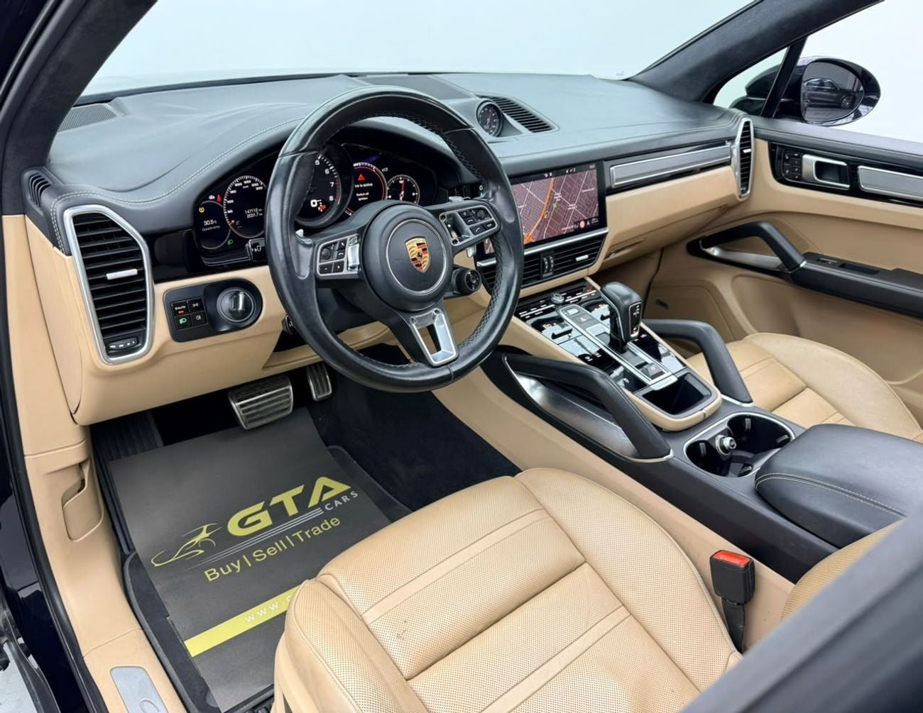 Porsche Cayenne TURBO 2018 Porsche Cayenne Turbo, Service History, Excellent Condition, GCC.